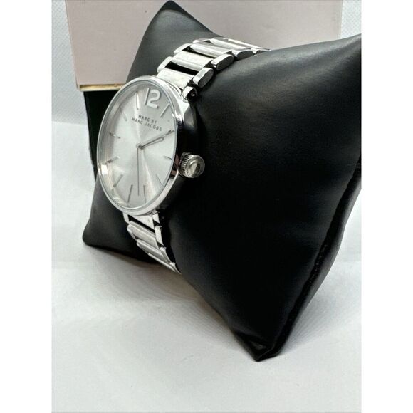 Marc by Marc Jacobs Peggy MBM3400 Women's Silver Analog Dial Quartz Watch JNA168 - Picture 2 of 11